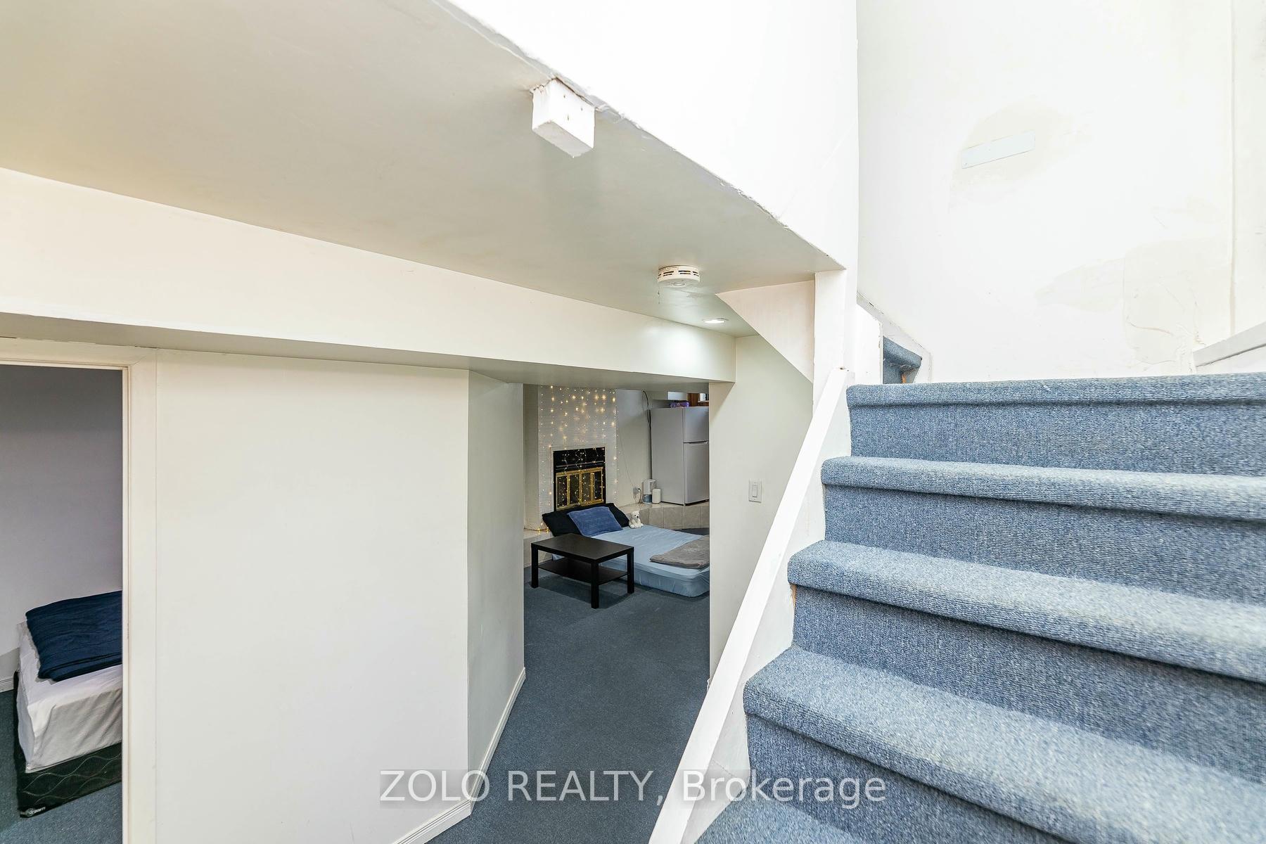Photo 36 of 51 Newbridge Crescent, Brampton, Westgate — HOMEH