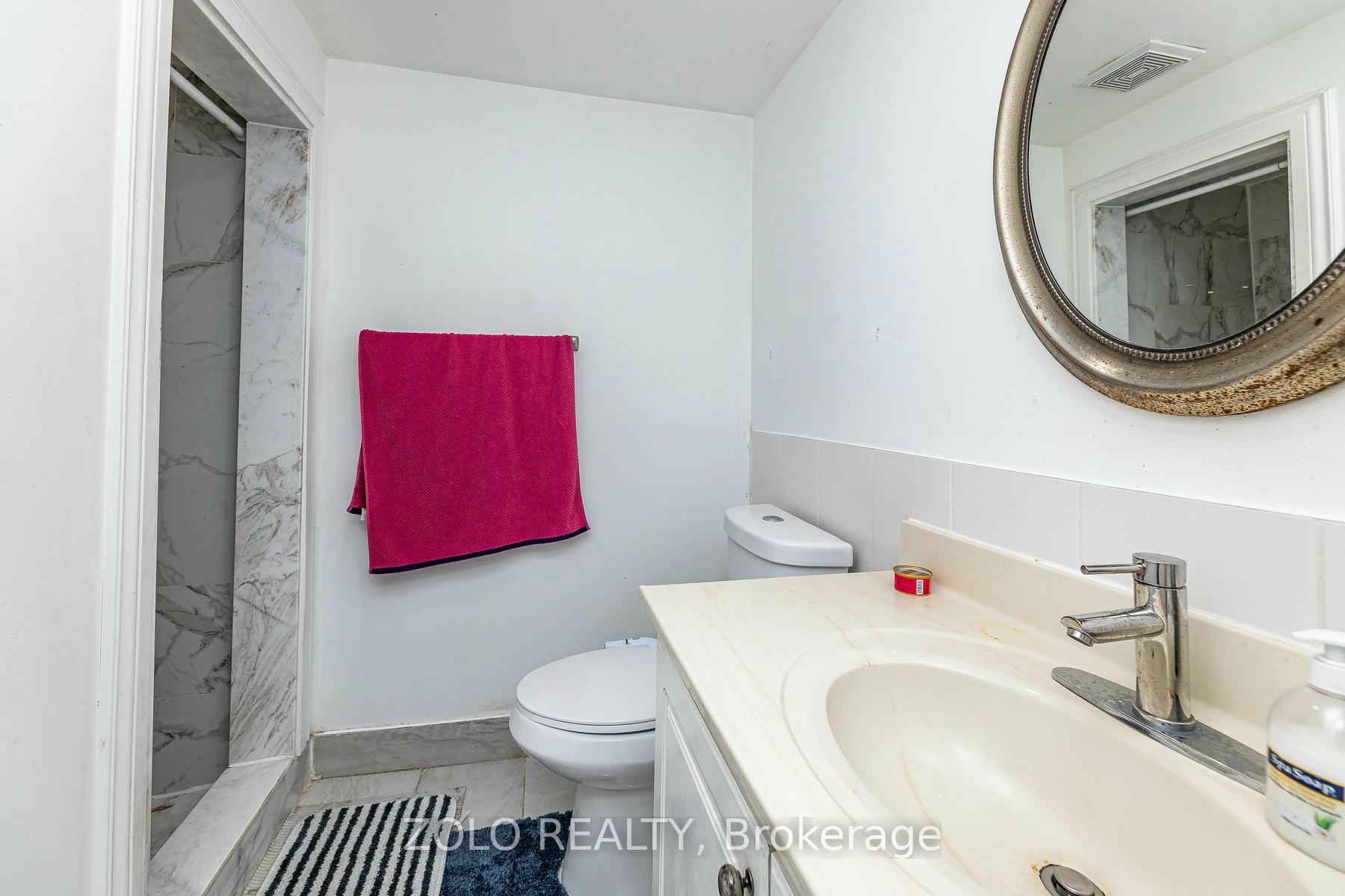 Photo 42 of 51 Newbridge Crescent, Brampton, Westgate — HOMEH