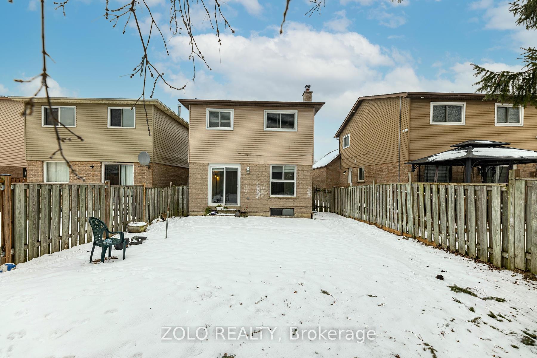 Photo 48 of 51 Newbridge Crescent, Brampton, Westgate — HOMEH