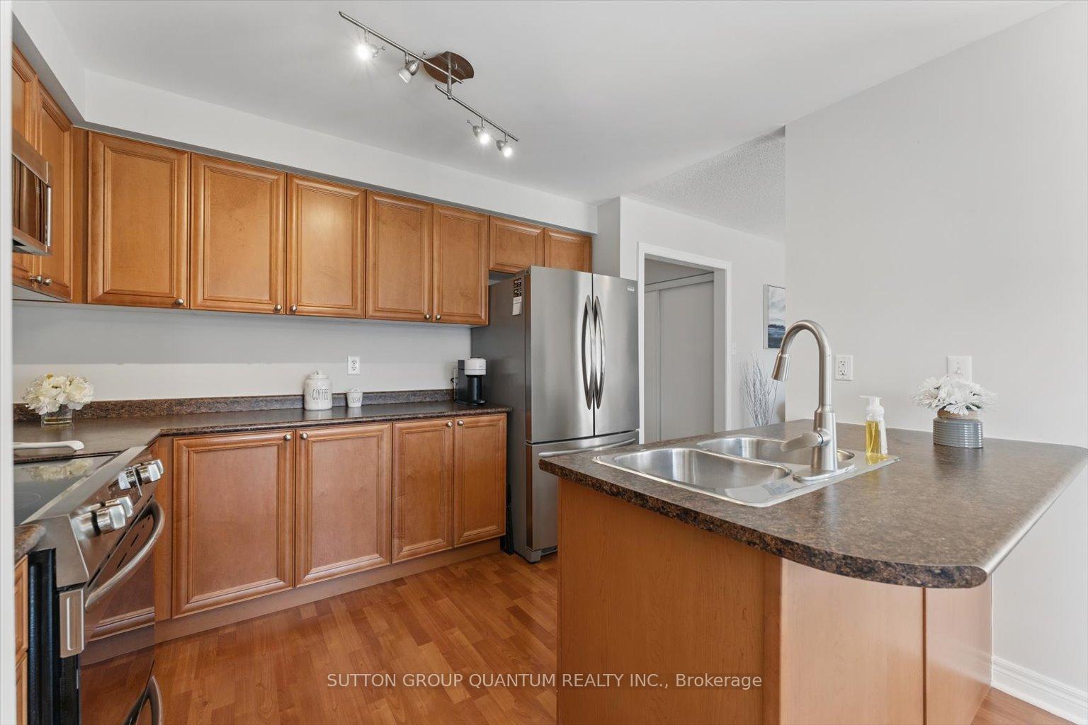 Photo 18 of 68 Spring Creek Drive, Hamilton, Waterdown — HOMEH