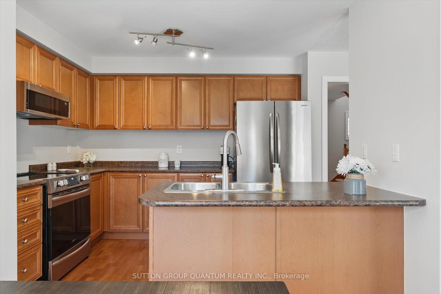 Photo 36 of 68 Spring Creek Drive, Hamilton, Waterdown — HOMEH