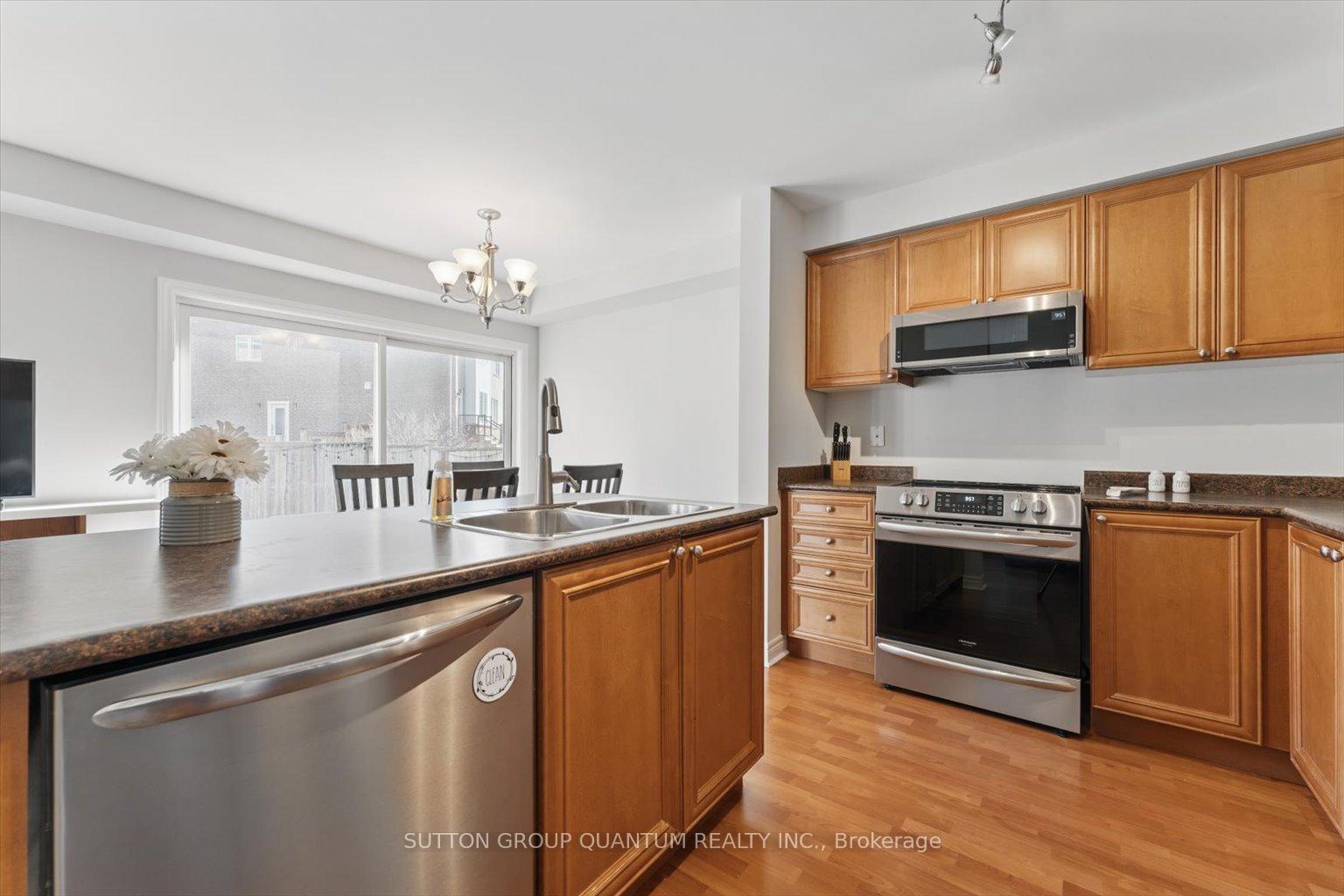 Photo 39 of 68 Spring Creek Drive, Hamilton, Waterdown — HOMEH