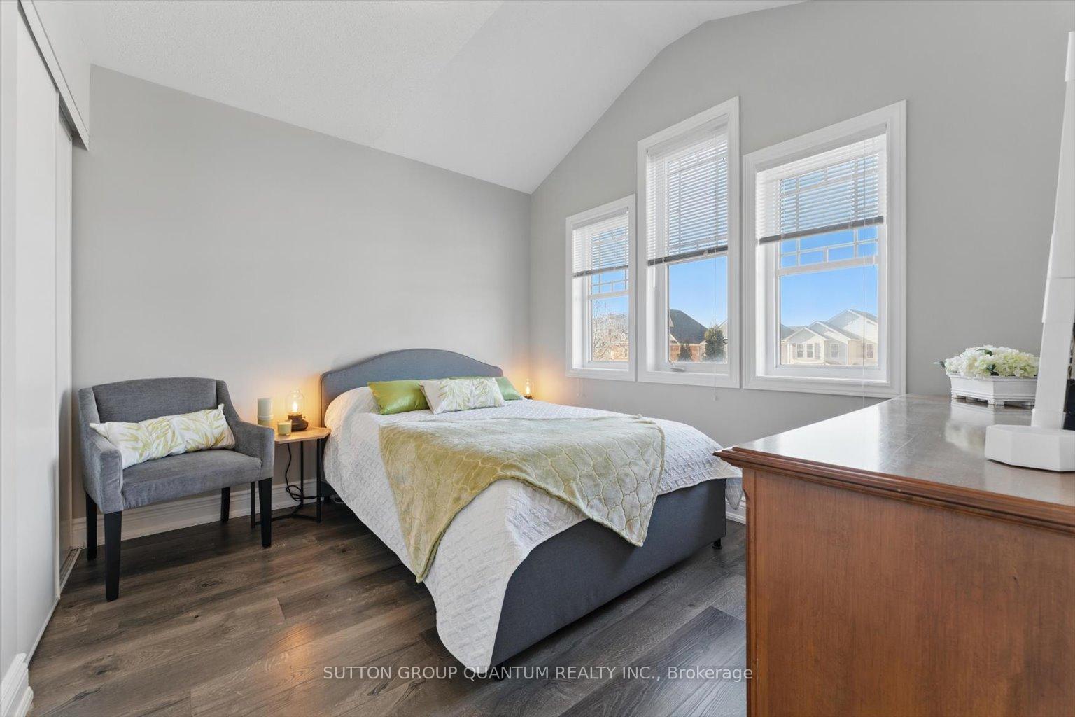 Photo 60 of 68 Spring Creek Drive, Hamilton, Waterdown — HOMEH