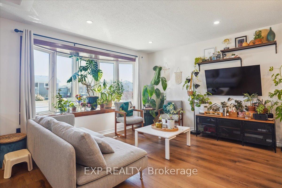 Photo 10 of 185 Lawnhurst Drive, Hamilton, Lawfield — HOMEH