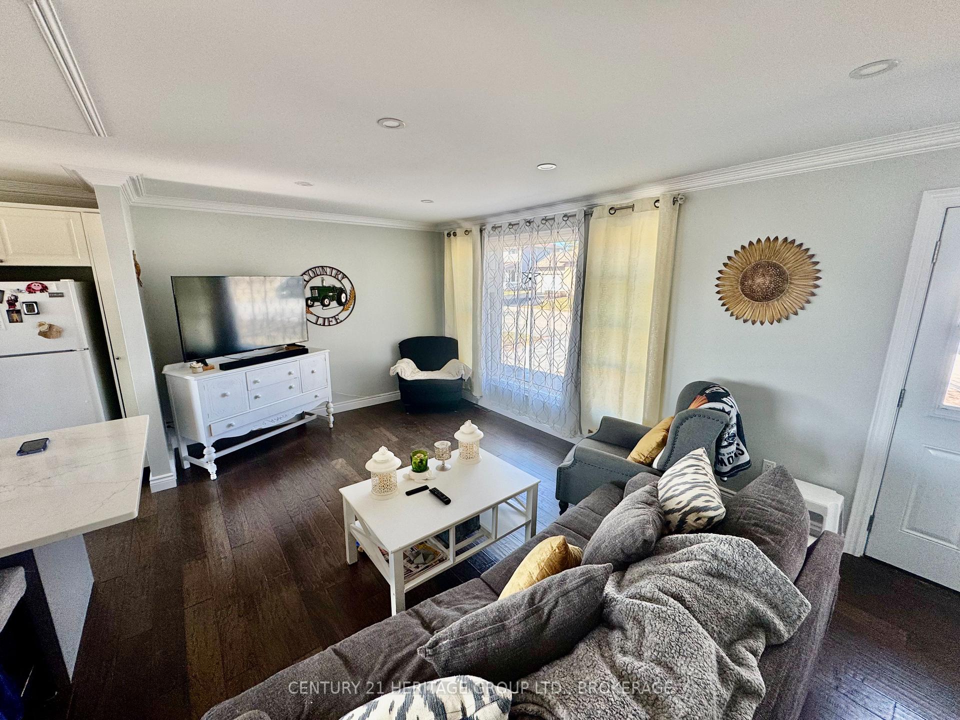 Photo 2 of 170 Churchill Drive, Gananoque — HOMEH