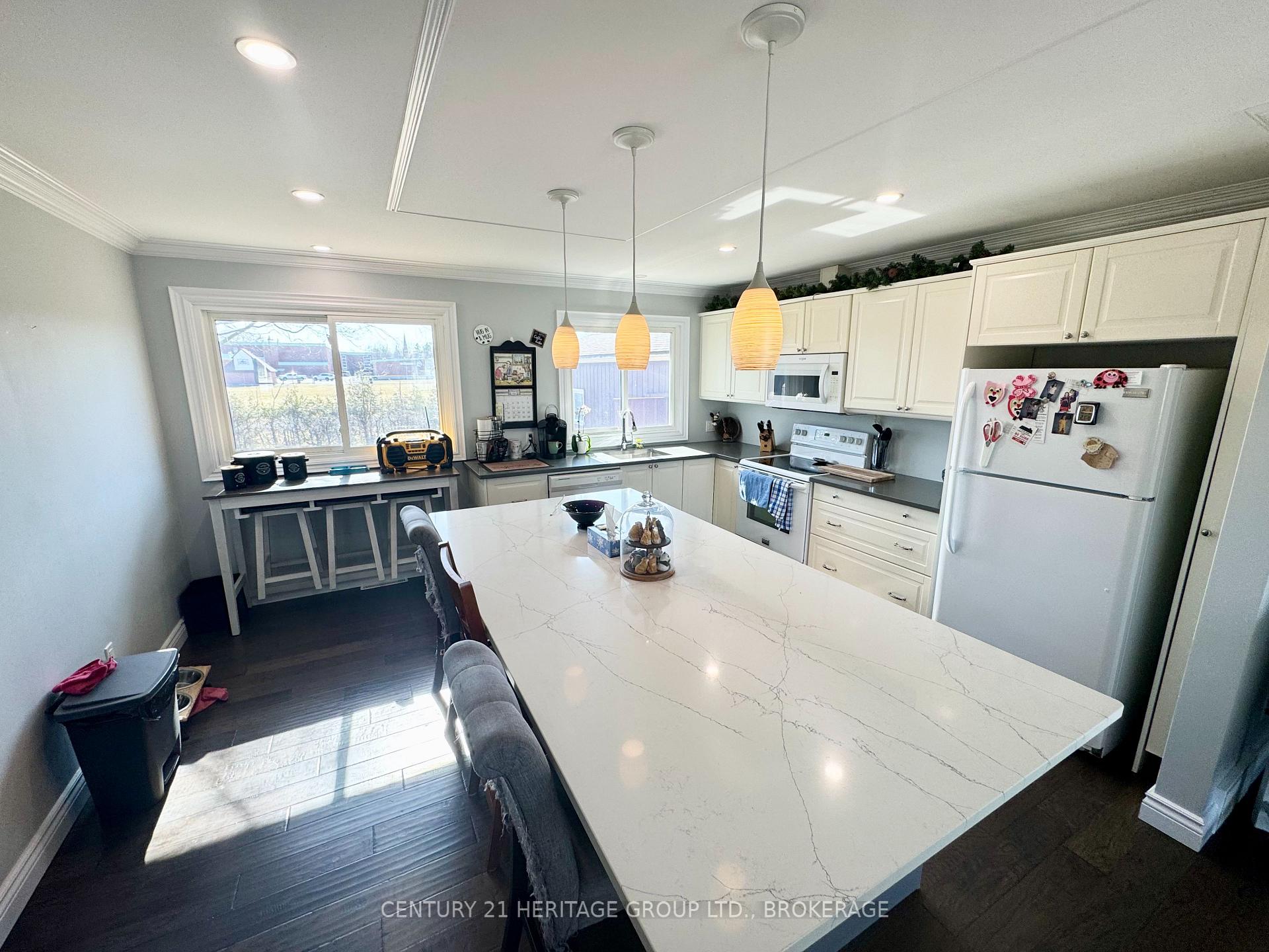 Photo 3 of 170 Churchill Drive, Gananoque — HOMEH