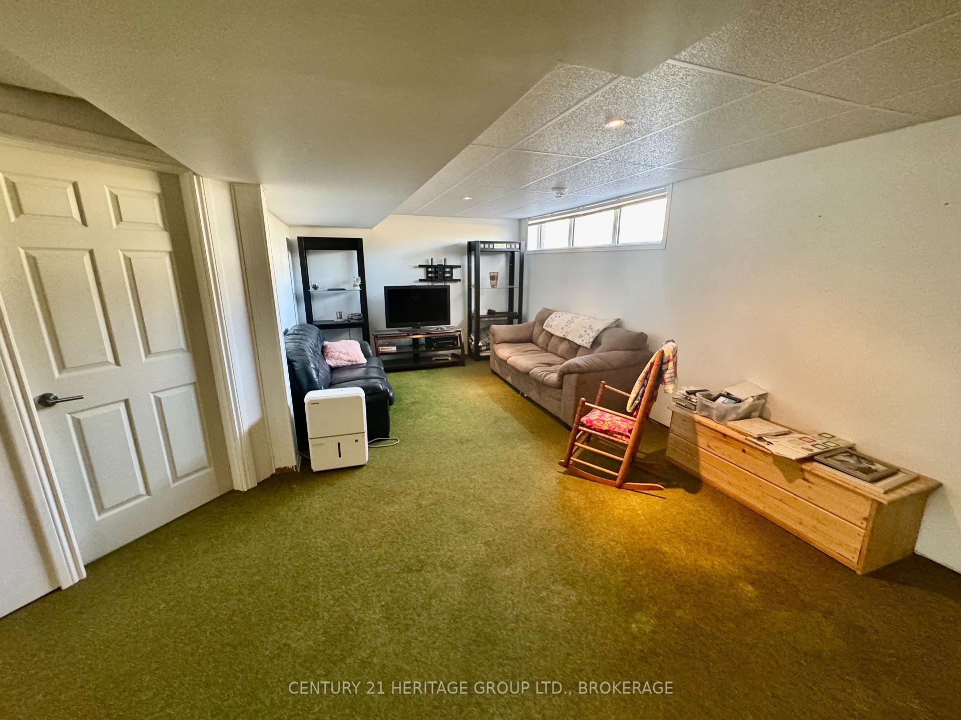 Photo 8 of 170 Churchill Drive, Gananoque — HOMEH