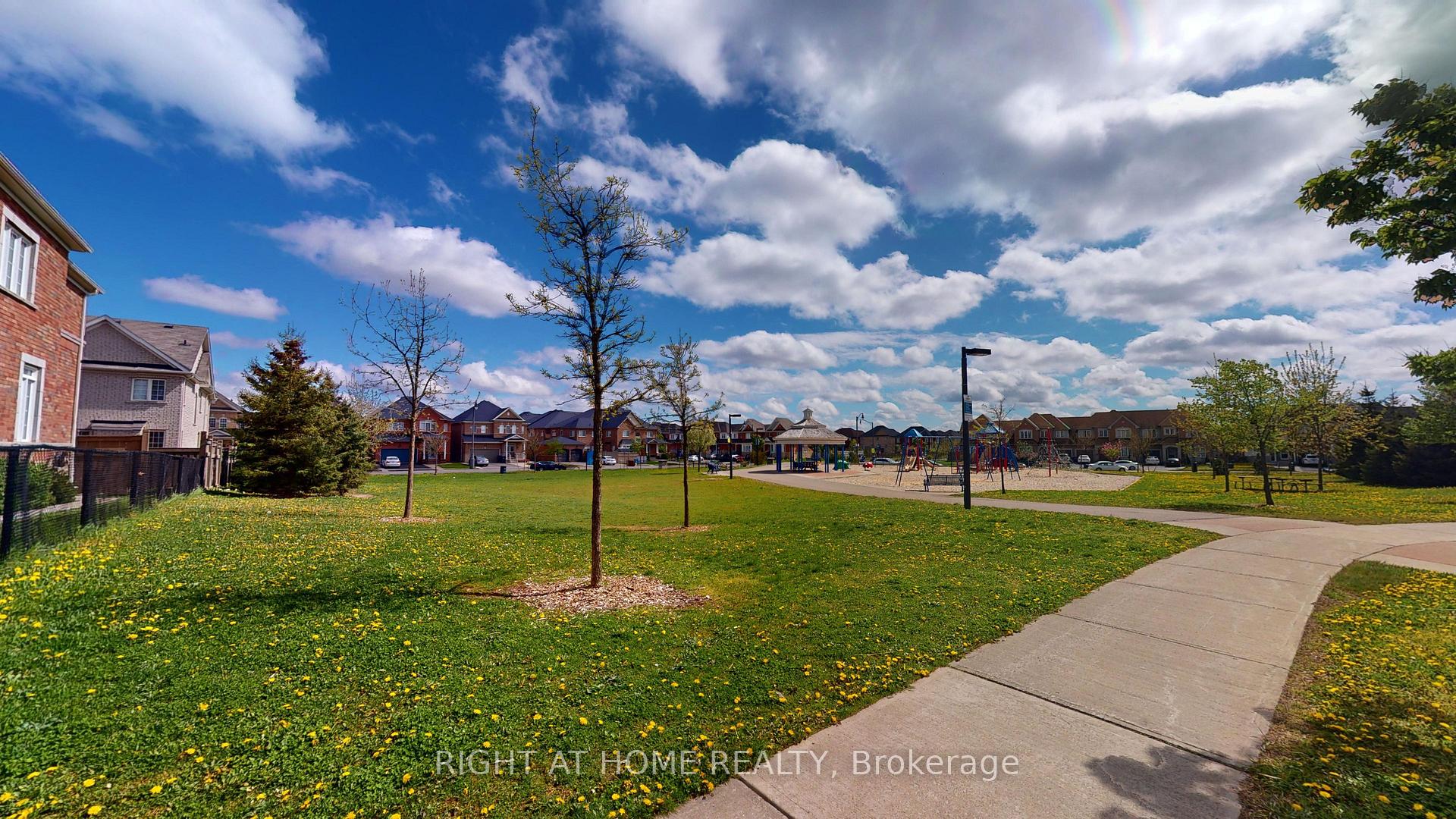 Photo 35 of 88 Lorenzo Circle, Brampton, Sandringham-Wellington — HOMEH
