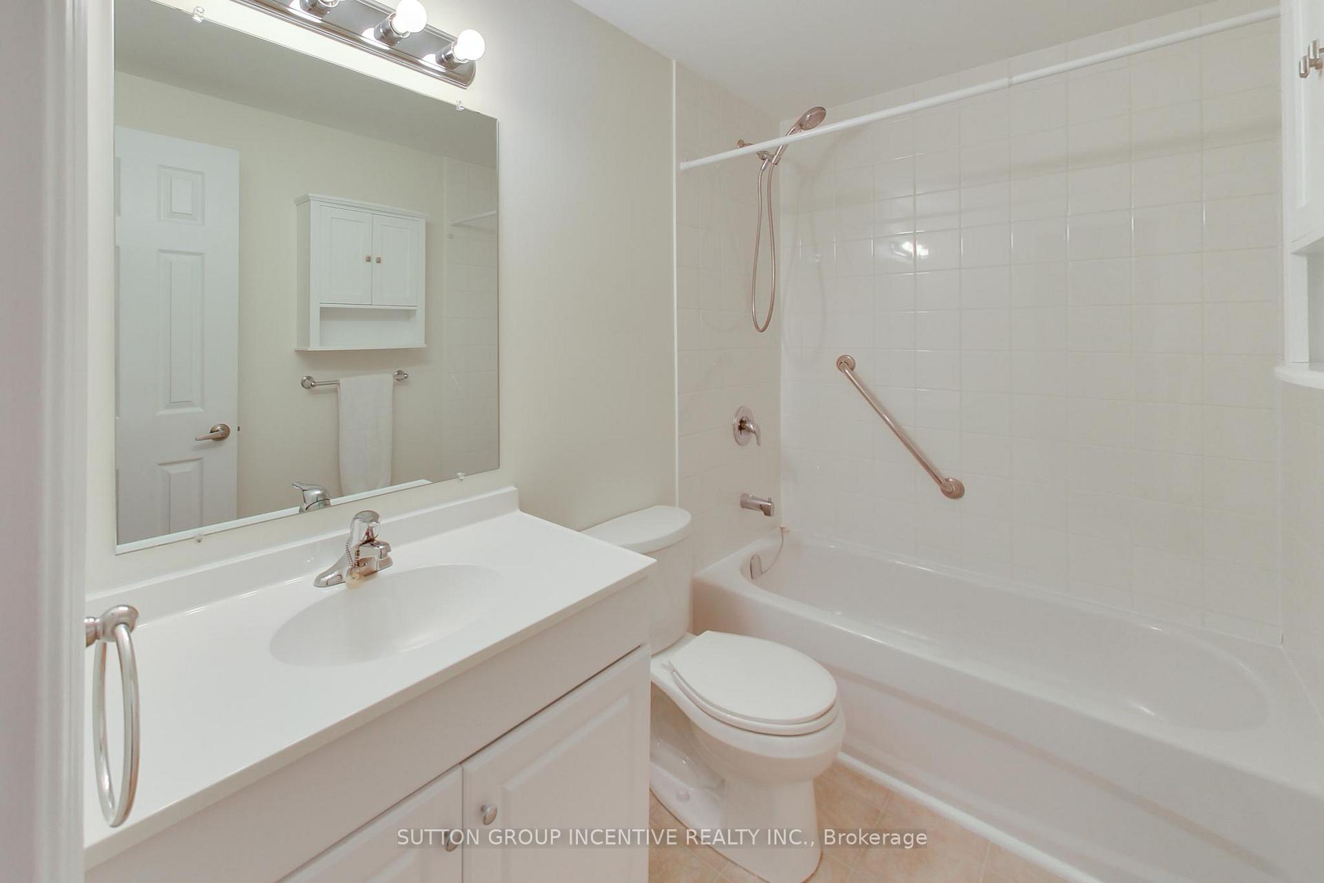 Photo 16 of 39 Cassander Crescent, Brampton, Heart Lake East — HOMEH