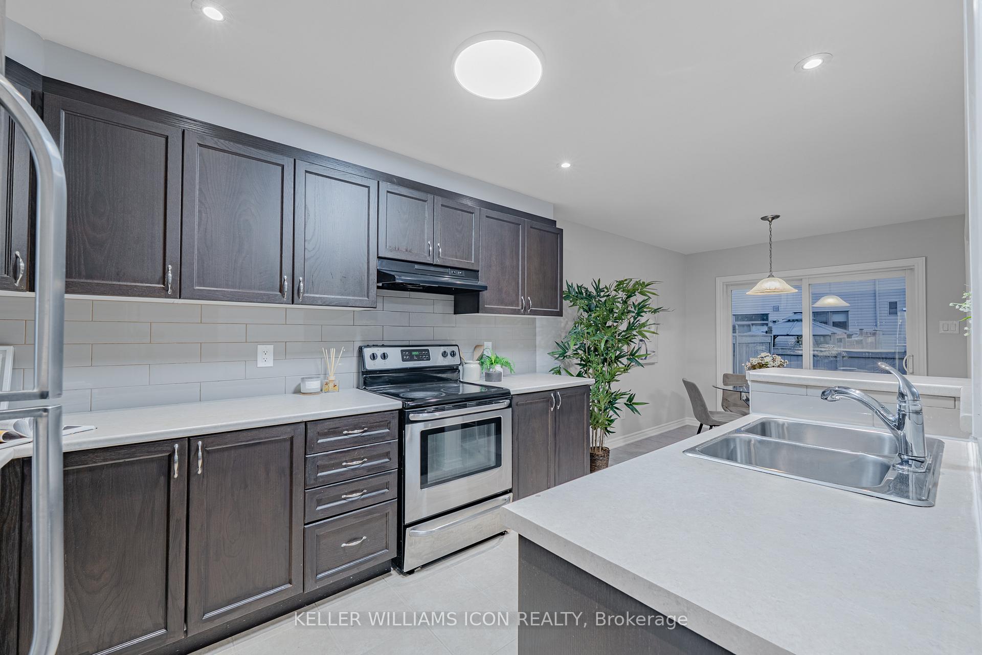 Photo 18 of 88 Buffalograss Crescent, Ottawa, Barrhaven - Half Moon Bay — HOMEH