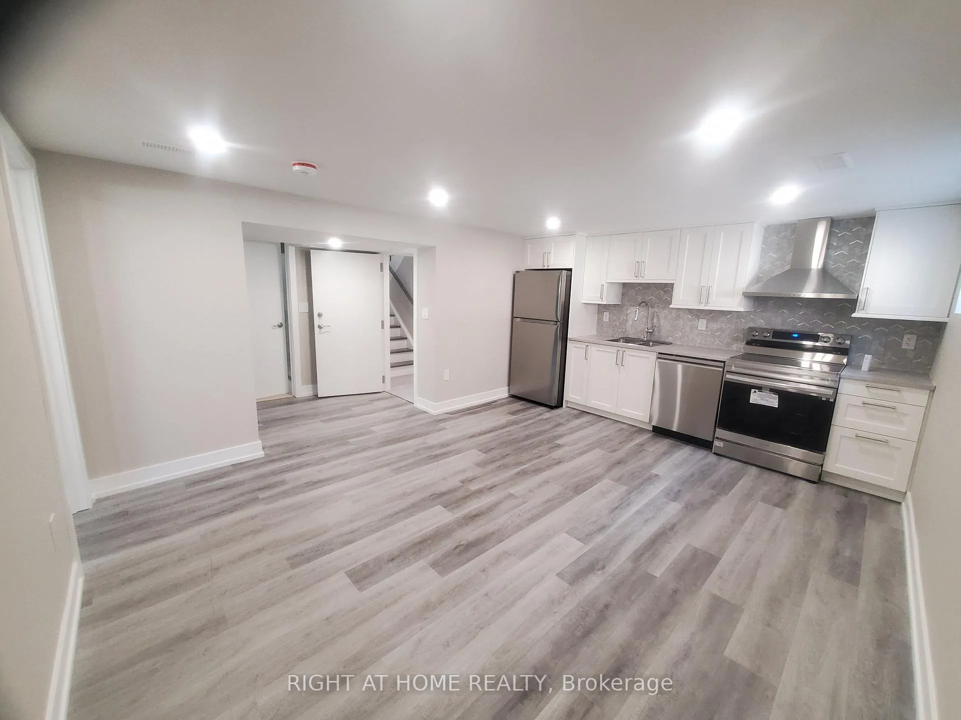 Photo 7 of Unit Bsmt A, 30 Lewis Drive, Vaughan, West Woodbridge — HOMEH