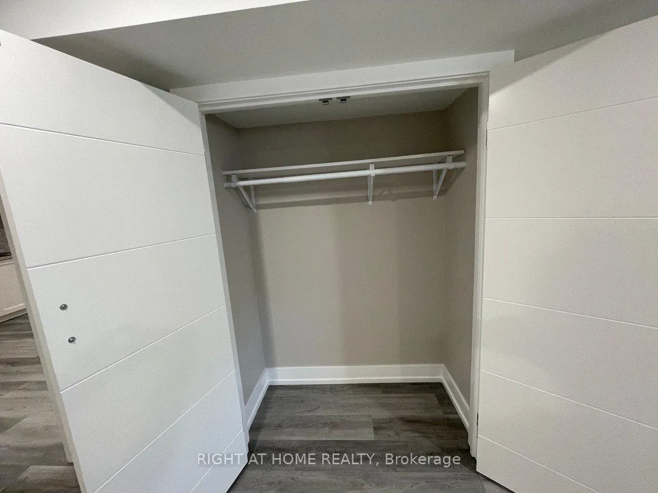 Photo 15 of Unit Bsmt A, 30 Lewis Drive, Vaughan, West Woodbridge — HOMEH