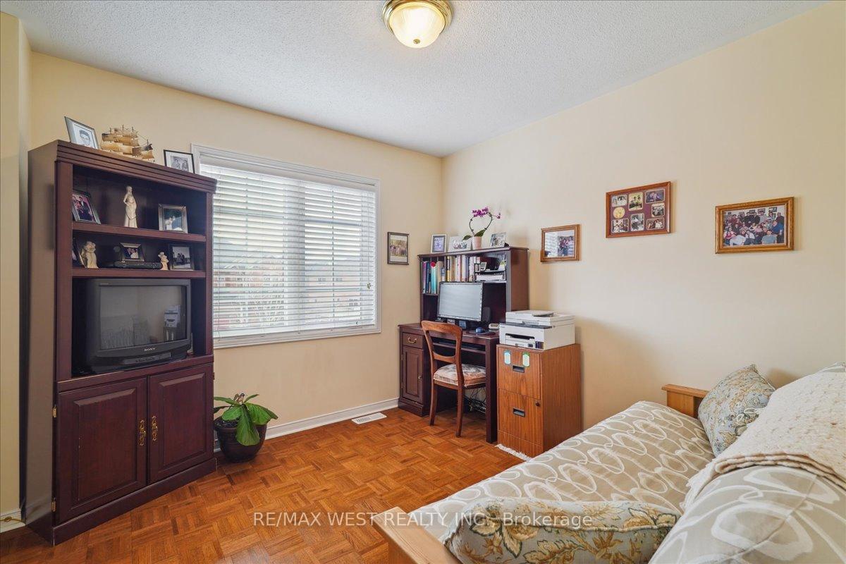 Photo 10 of 83 Ocean Ridge Drive, Brampton, Sandringham-Wellington — HOMEH