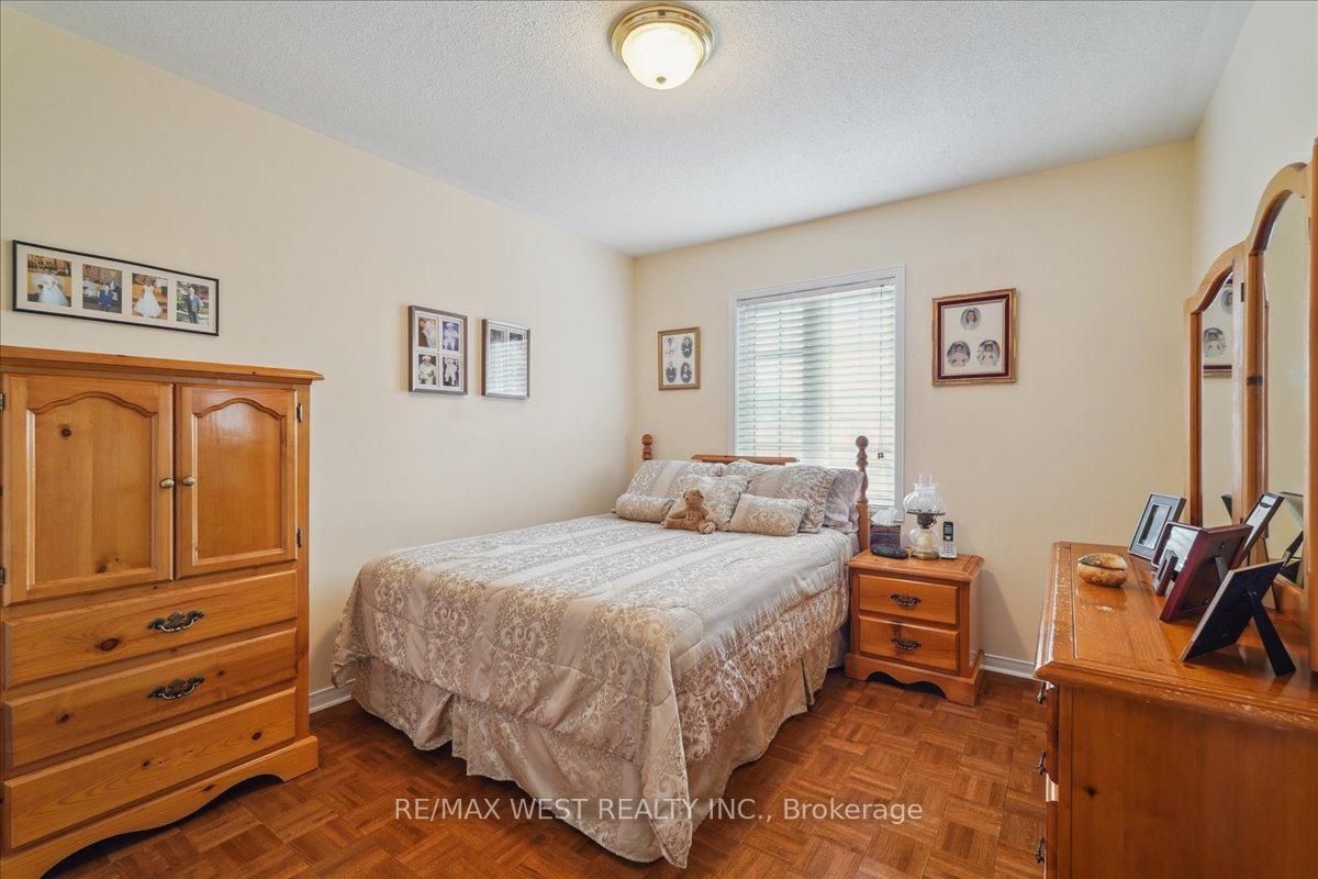 Photo 11 of 83 Ocean Ridge Drive, Brampton, Sandringham-Wellington — HOMEH