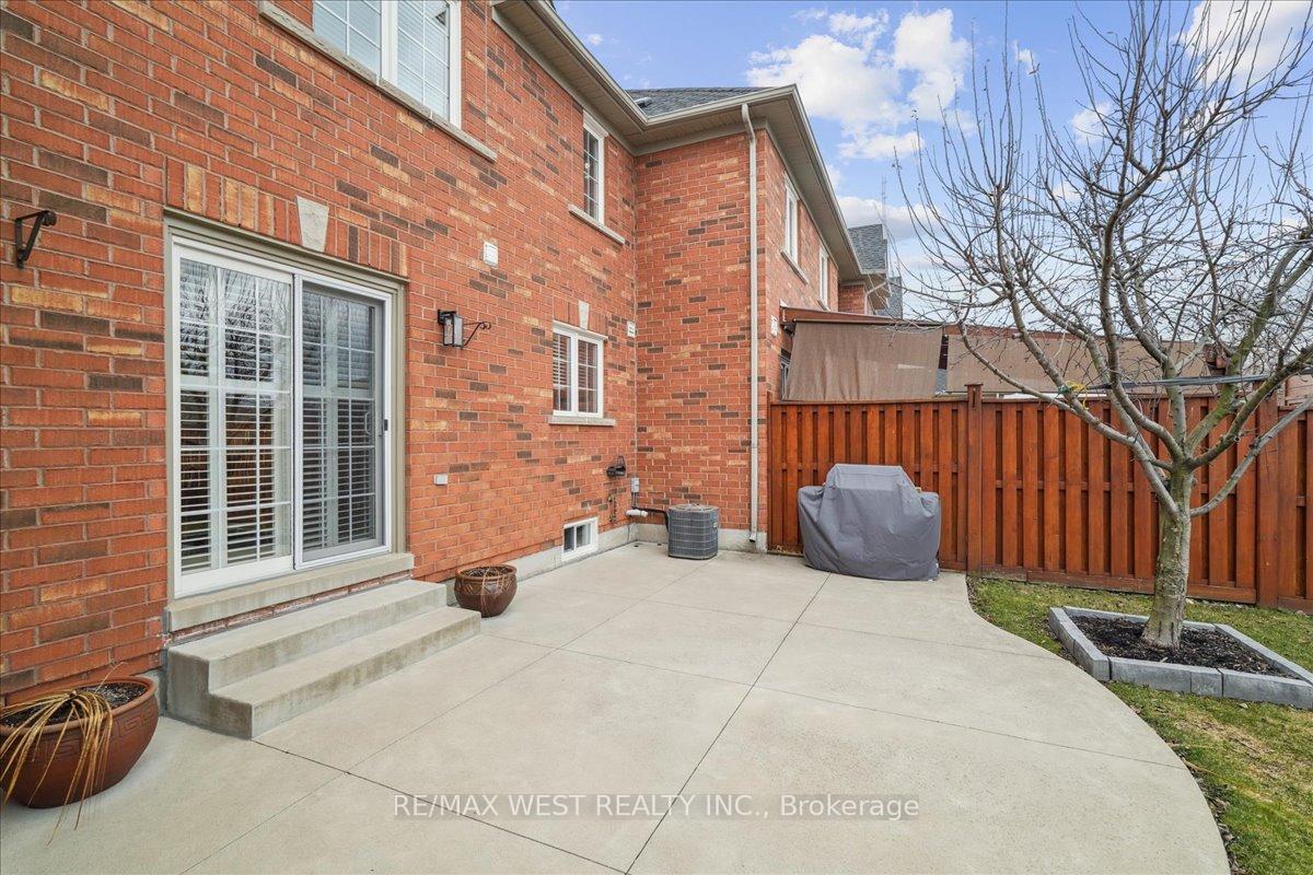 Photo 13 of 83 Ocean Ridge Drive, Brampton, Sandringham-Wellington — HOMEH
