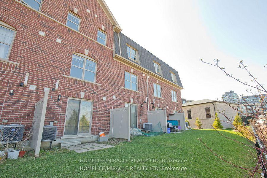 Photo 32 of 28 Battalion Road, Brampton, Northwest Brampton — HOMEH