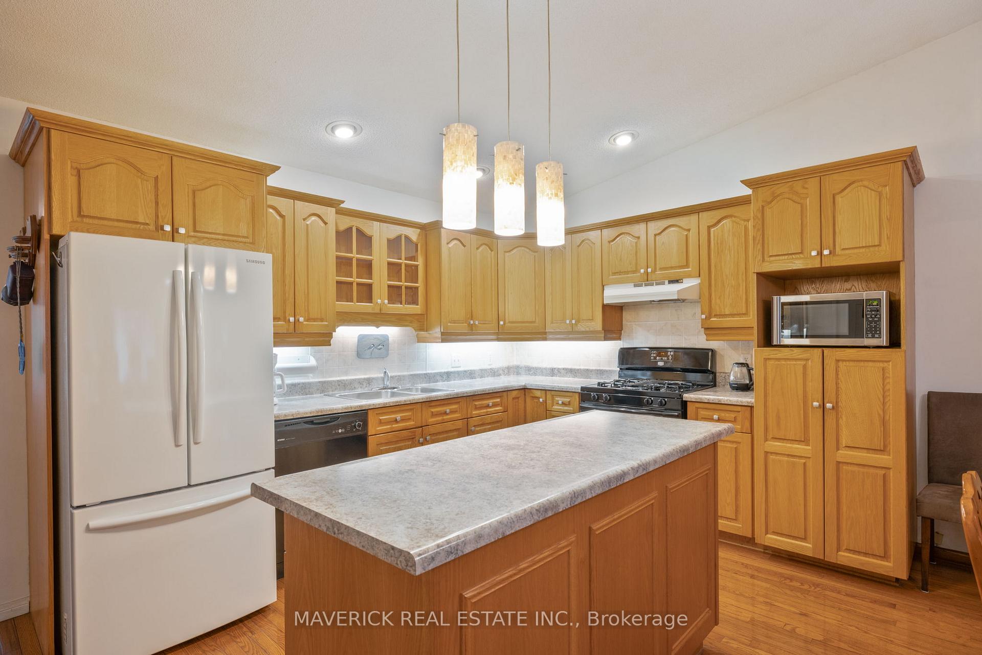 Photo 38 of 98 Carrie Crescent, St. Thomas — HOMEH
