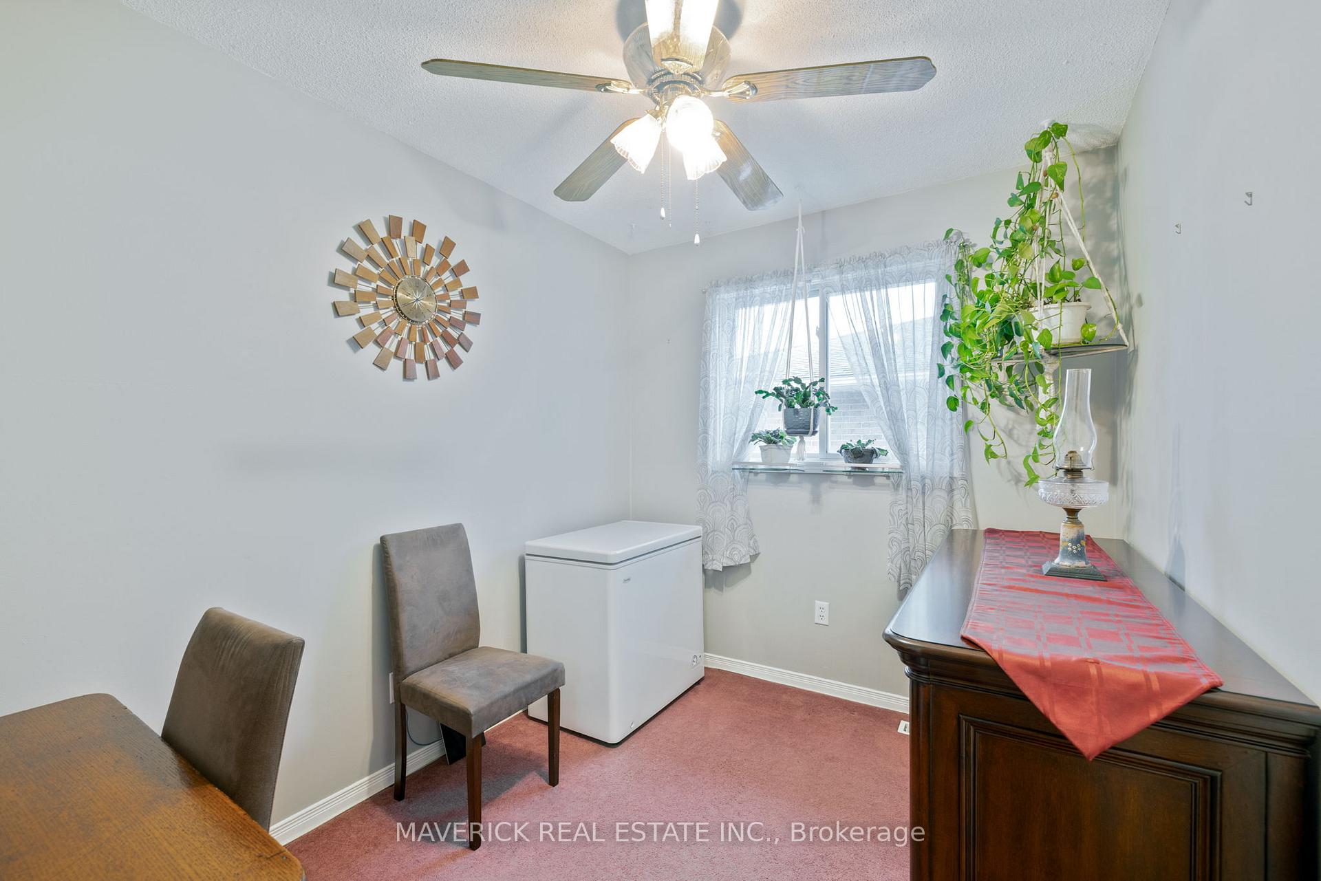 Photo 9 of 98 Carrie Crescent, St. Thomas — HOMEH