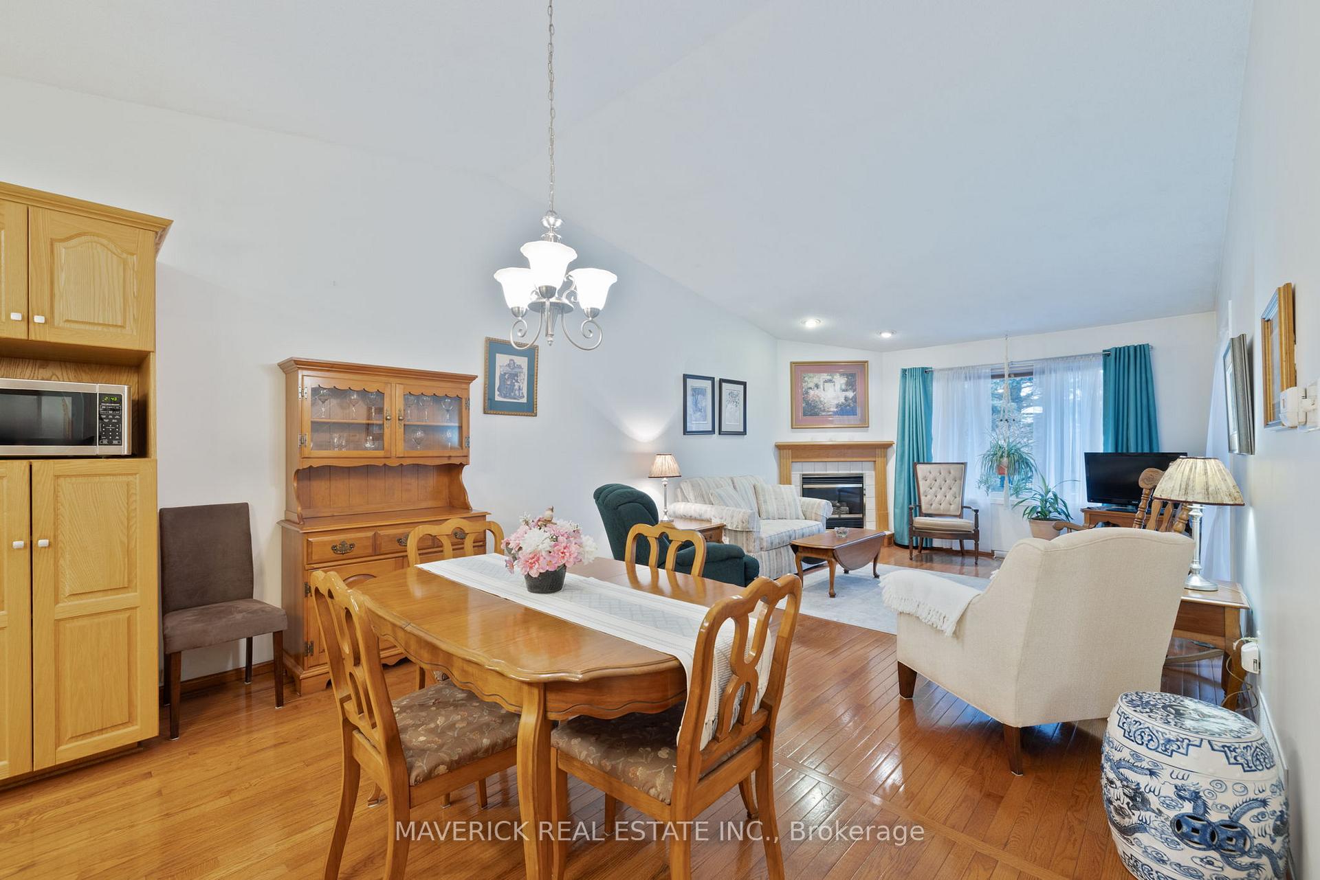 Photo 16 of 98 Carrie Crescent, St. Thomas — HOMEH