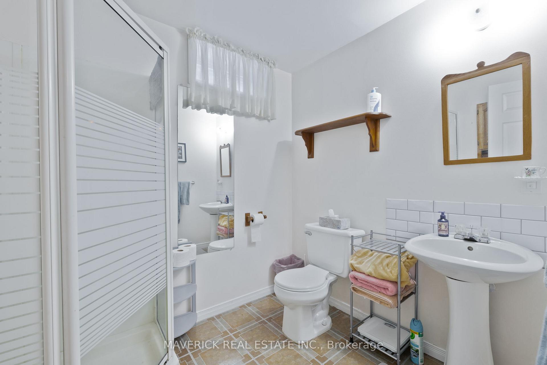 Photo 64 of 98 Carrie Crescent, St. Thomas — HOMEH