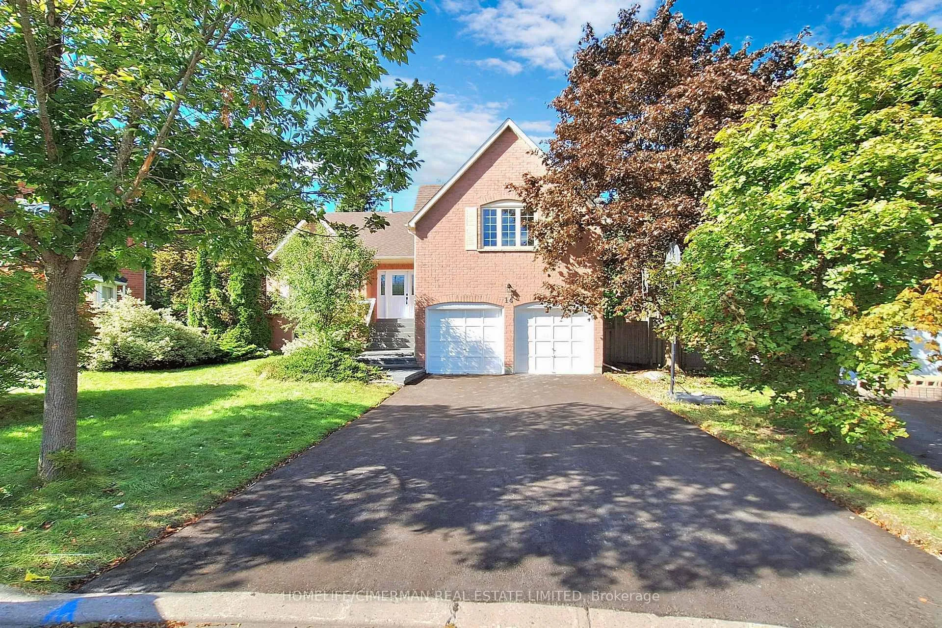 Front of 14 Laurwood Court