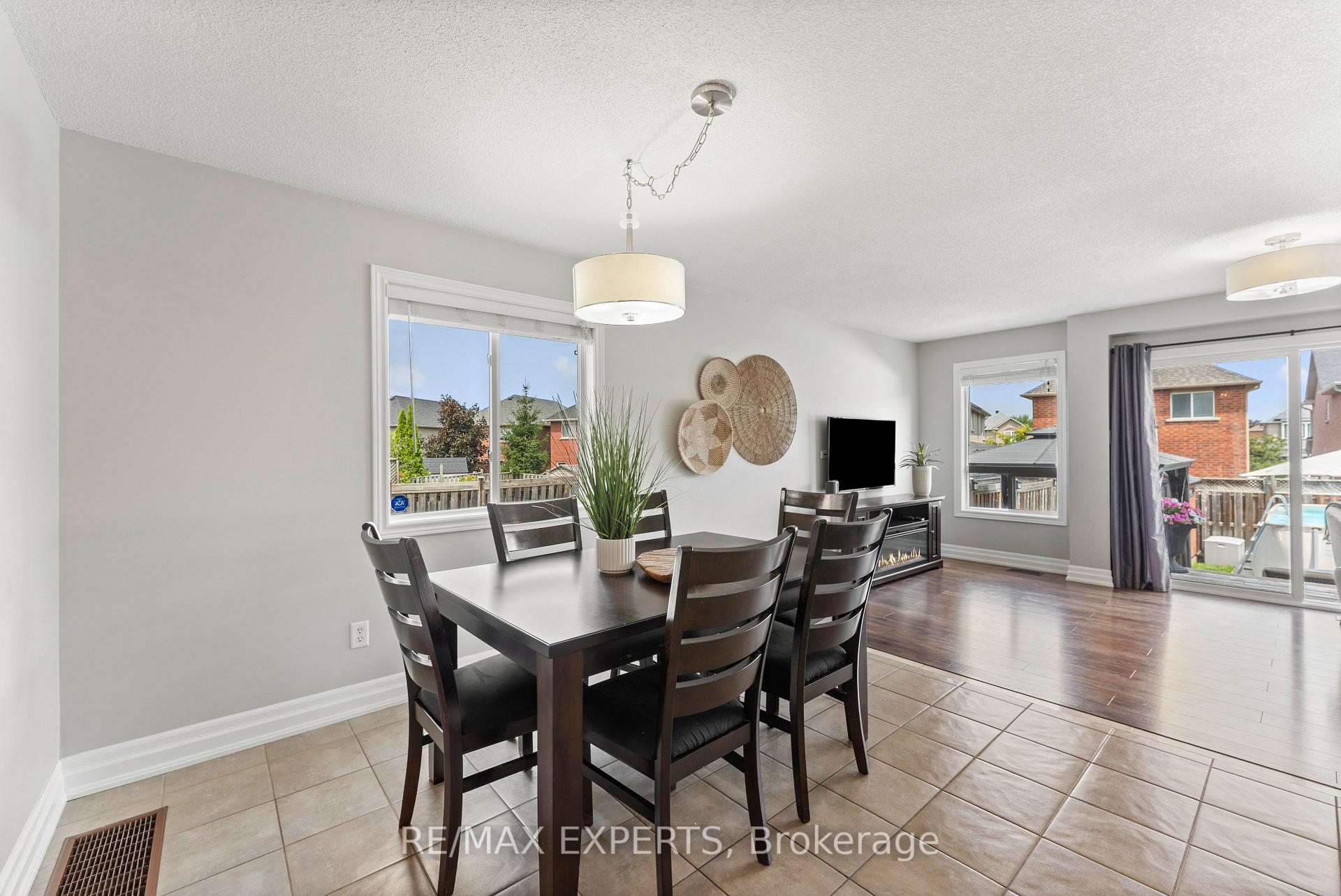 Photo 23 of 20 Aida Court, Caledon, Bolton West — HOMEH
