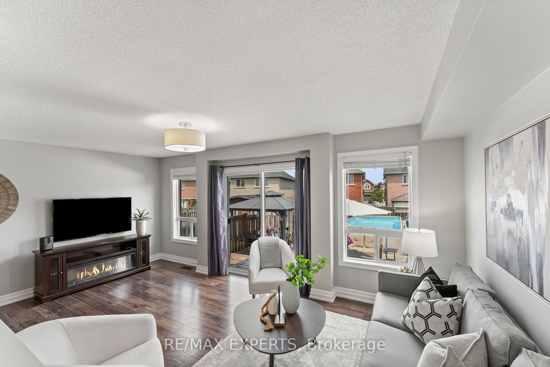 Photo 5 of 20 Aida Court, Caledon, Bolton West — HOMEH