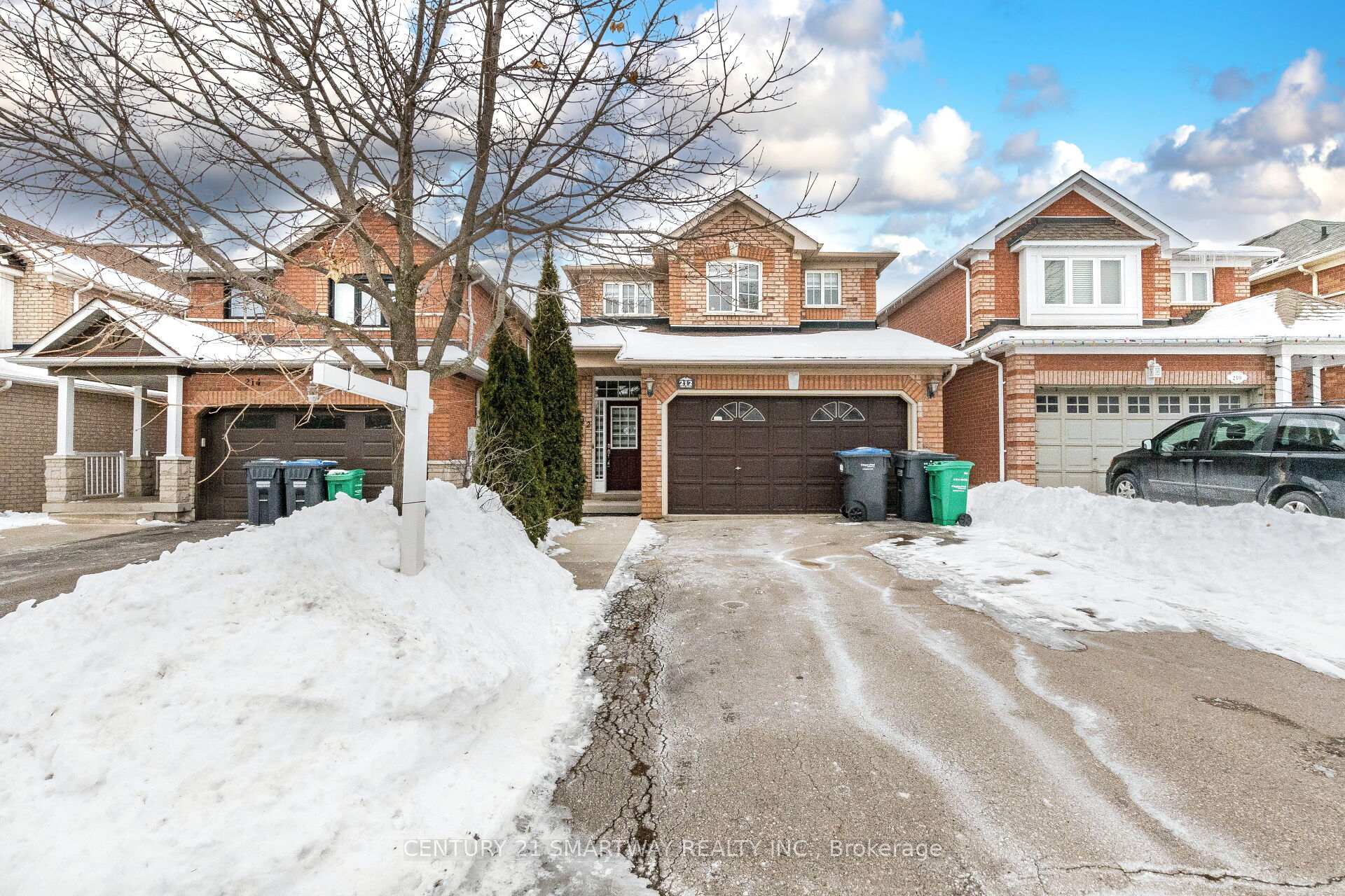 Photo 1 of 212 Twin Pines Crescent, Brampton, Northwest Sandalwood Parkway — HOMEH