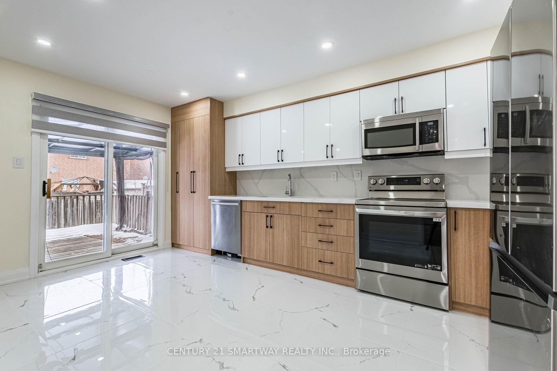 Photo 11 of 212 Twin Pines Crescent, Brampton, Northwest Sandalwood Parkway — HOMEH