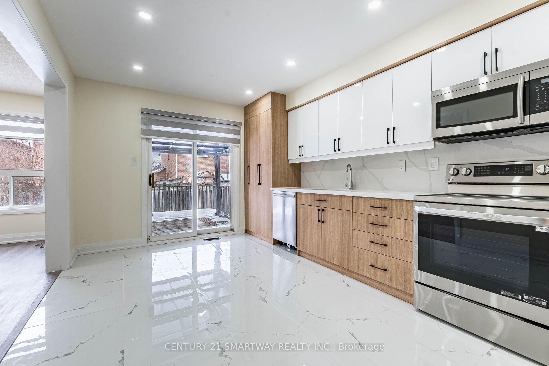 Photo 12 of 212 Twin Pines Crescent, Brampton, Northwest Sandalwood Parkway — HOMEH