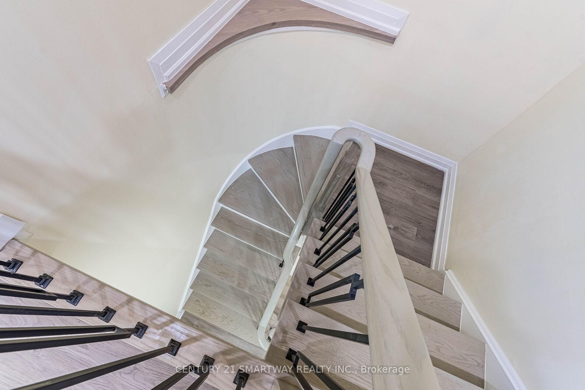 Photo 20 of 212 Twin Pines Crescent, Brampton, Northwest Sandalwood Parkway — HOMEH