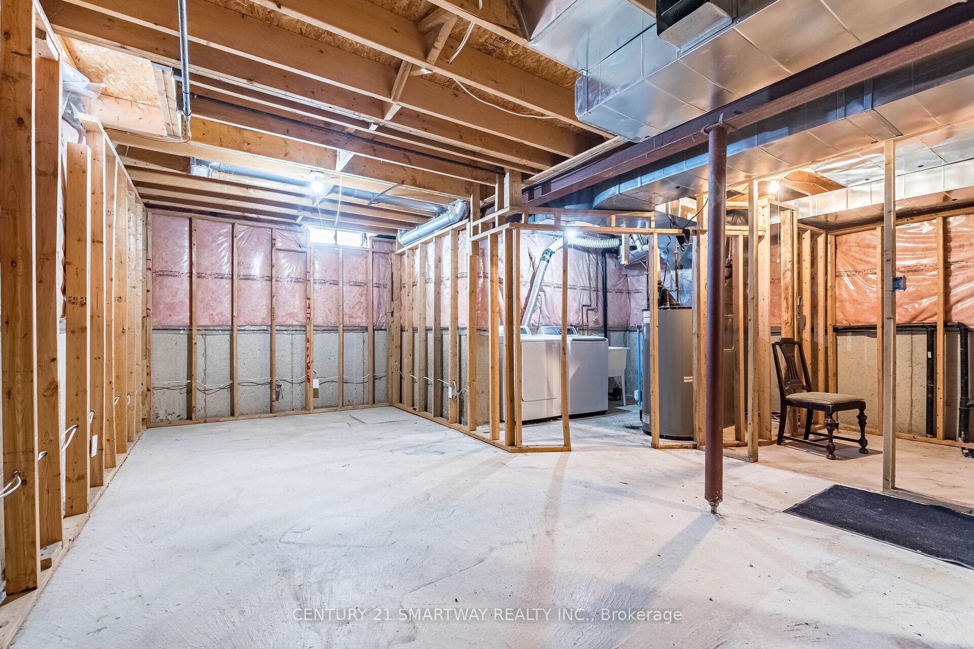Photo 34 of 212 Twin Pines Crescent, Brampton, Northwest Sandalwood Parkway — HOMEH
