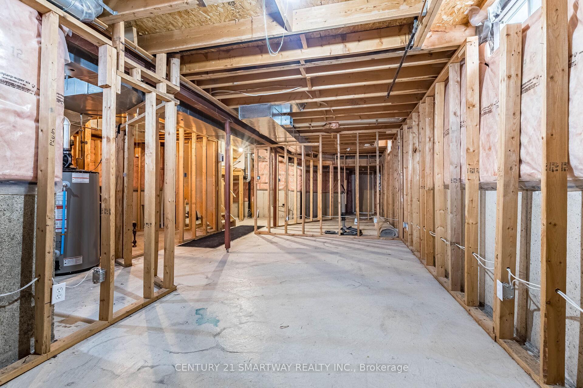 Photo 35 of 212 Twin Pines Crescent, Brampton, Northwest Sandalwood Parkway — HOMEH