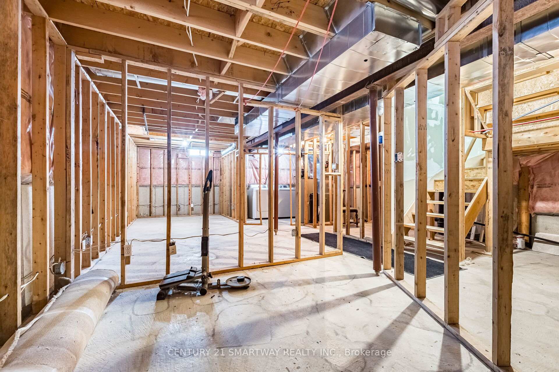 Photo 37 of 212 Twin Pines Crescent, Brampton, Northwest Sandalwood Parkway — HOMEH