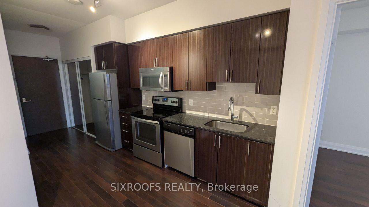 Front of Unit 1603, 75 North Park Road