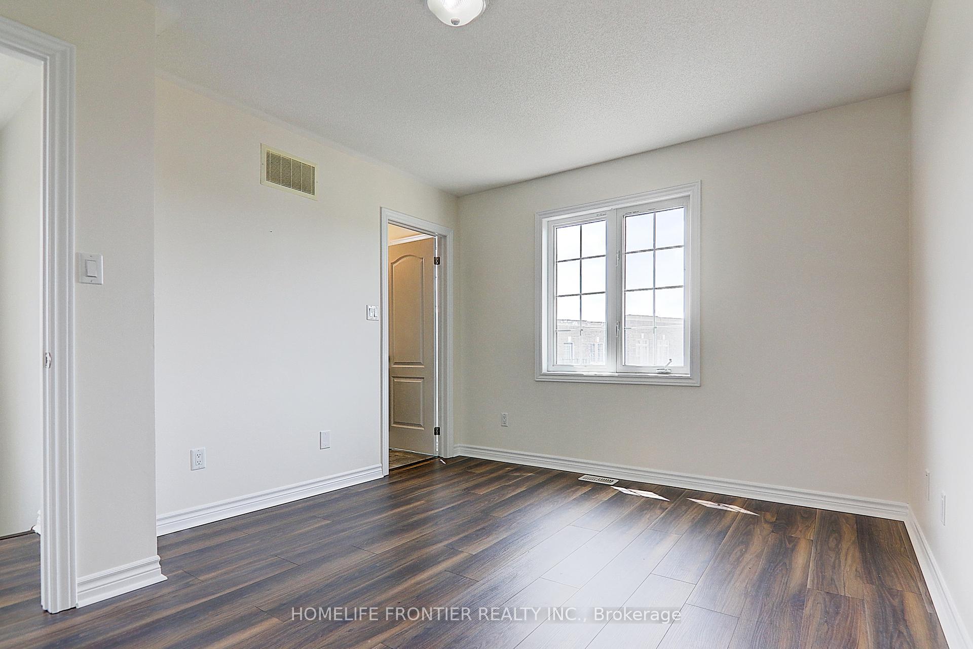 Photo 22 of 53 Ferris Square, Clarington, Courtice — HOMEH