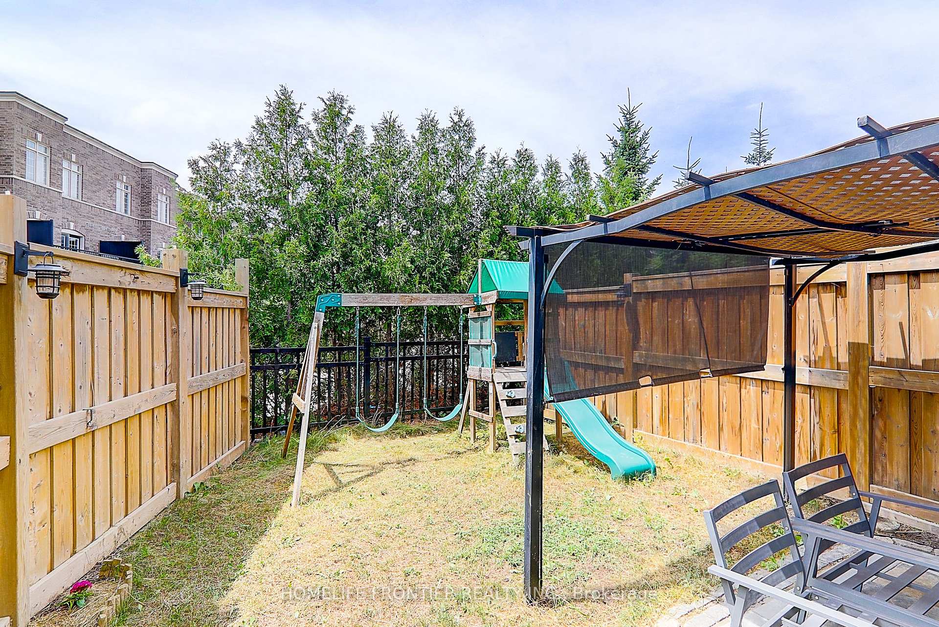 Photo 30 of 53 Ferris Square, Clarington, Courtice — HOMEH