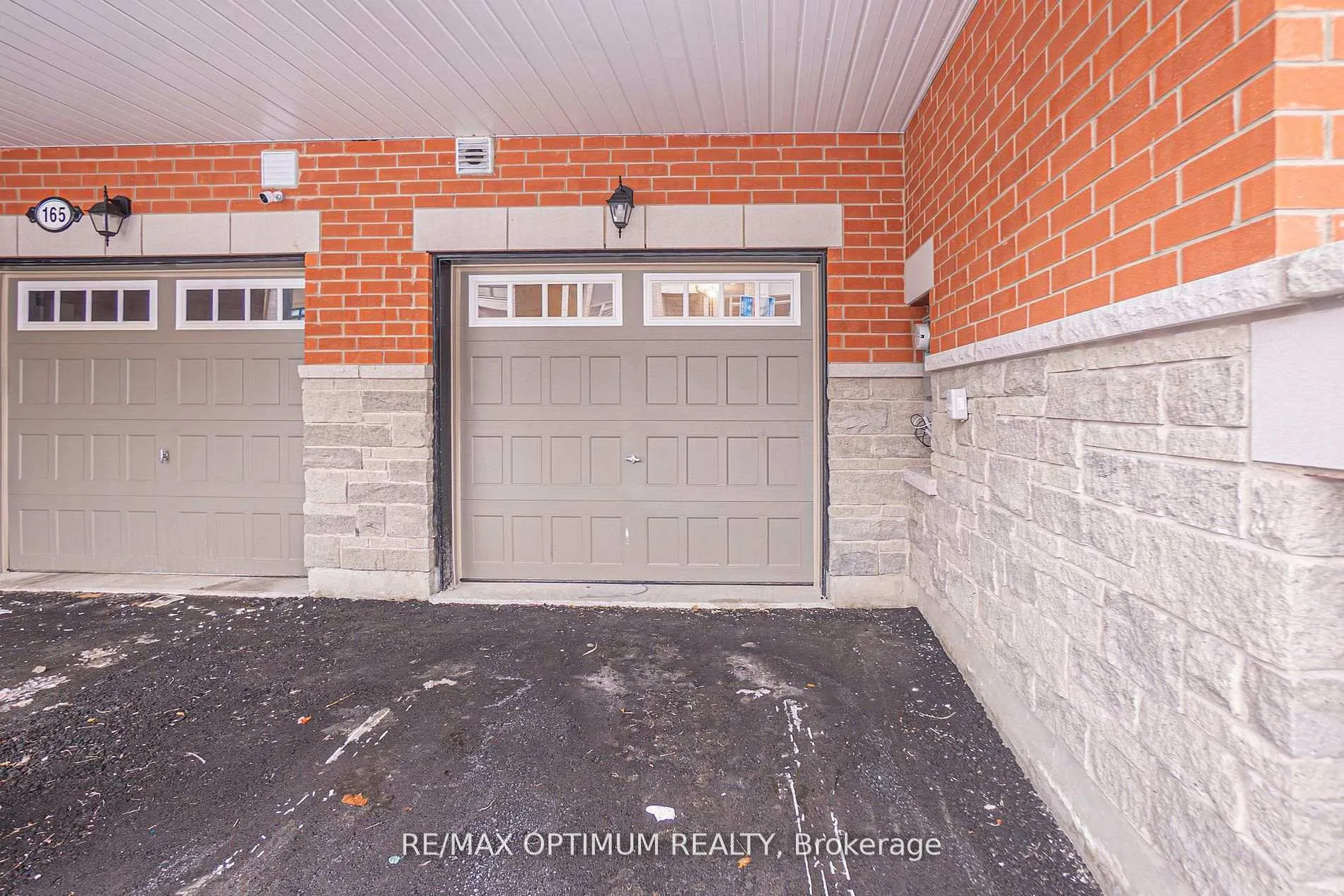 Photo 2 of 167 Keppel Circle, Brampton, Northwest Brampton — HOMEH