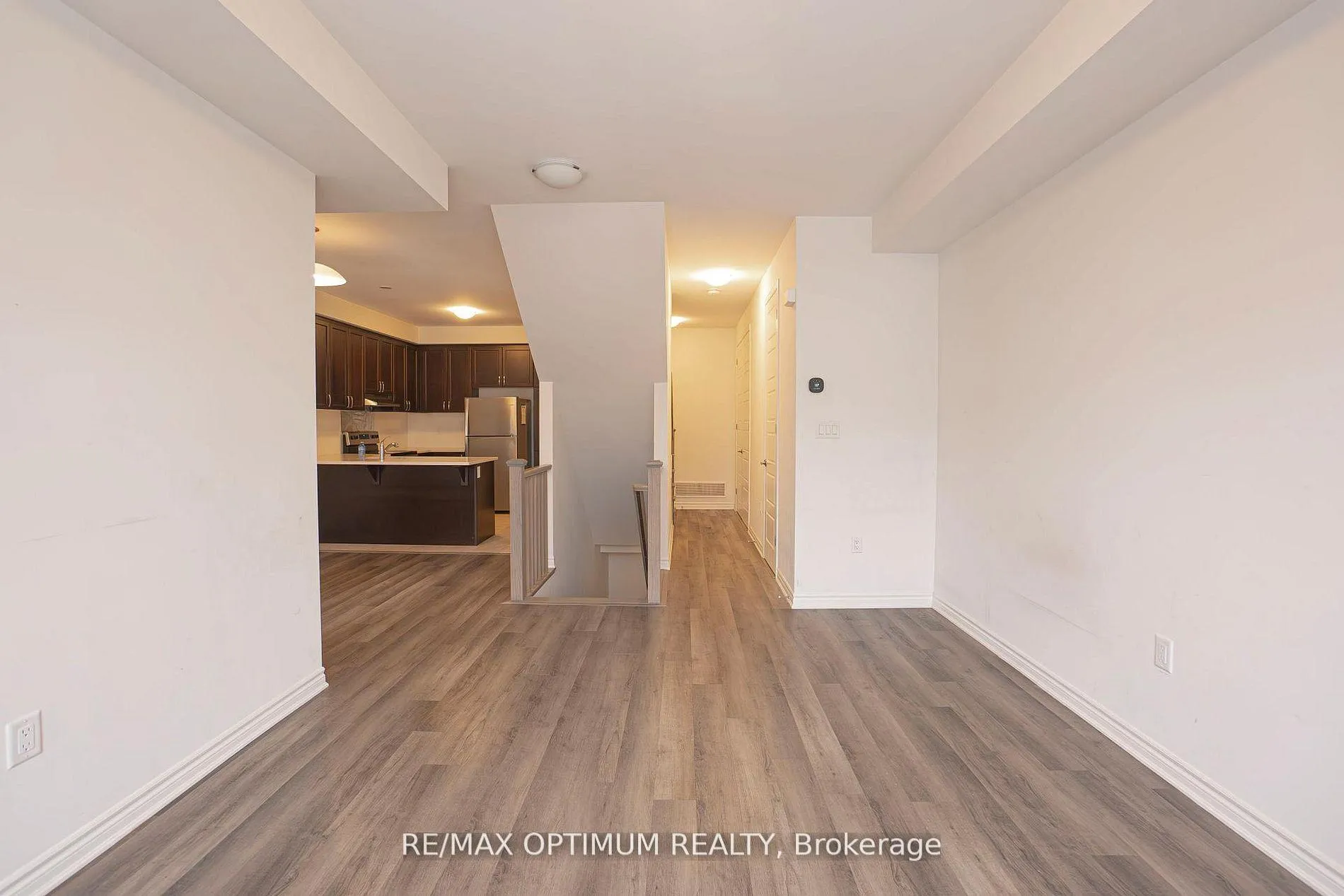 Photo 5 of 167 Keppel Circle, Brampton, Northwest Brampton — HOMEH