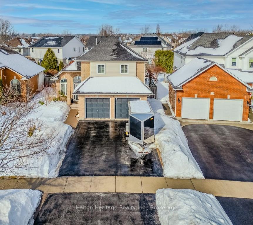 Photo 2 of 57 Longyear Drive, Hamilton, Waterdown — HOMEH