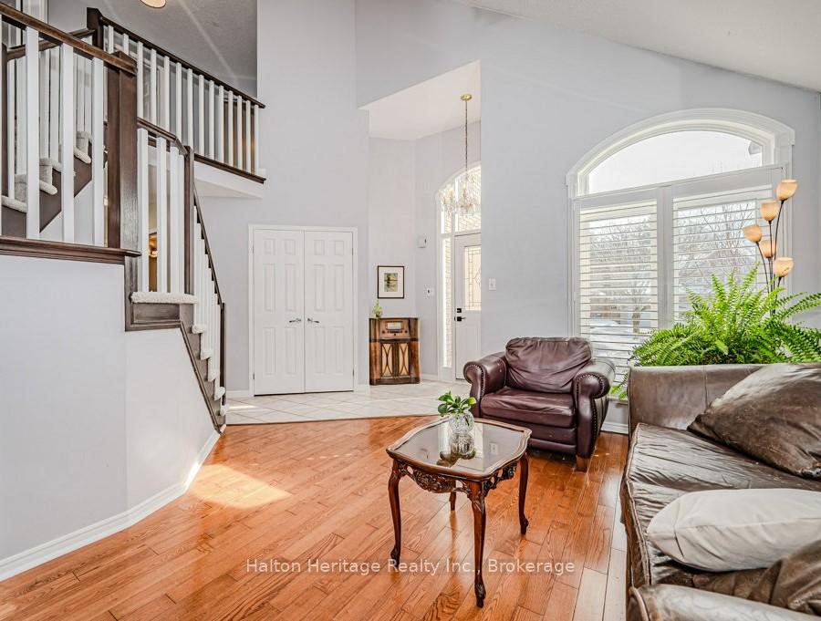 Photo 5 of 57 Longyear Drive, Hamilton, Waterdown — HOMEH