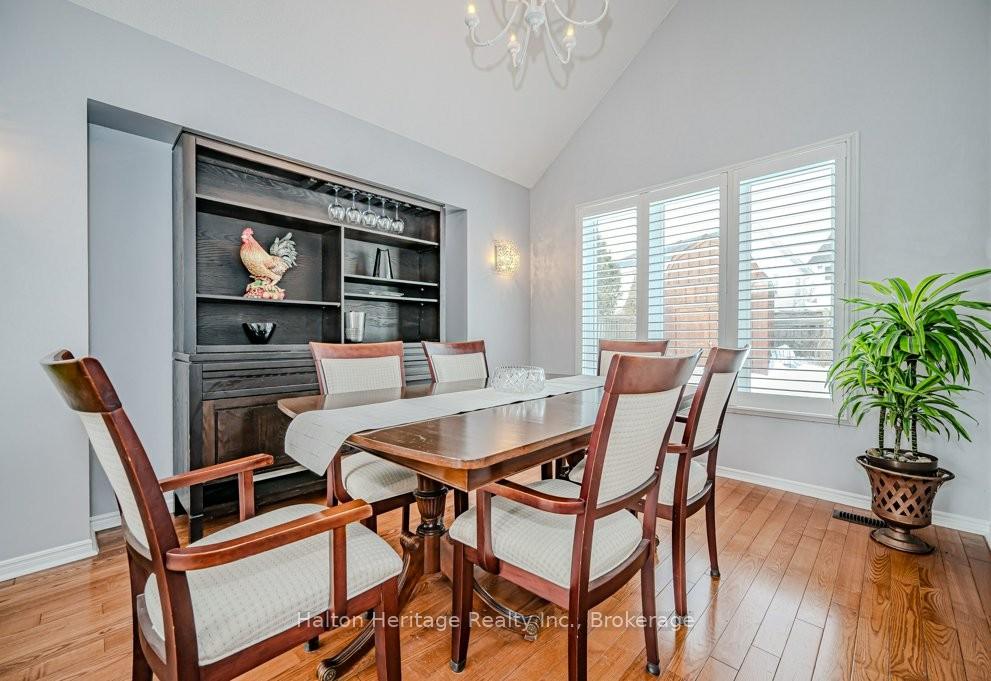 Photo 6 of 57 Longyear Drive, Hamilton, Waterdown — HOMEH