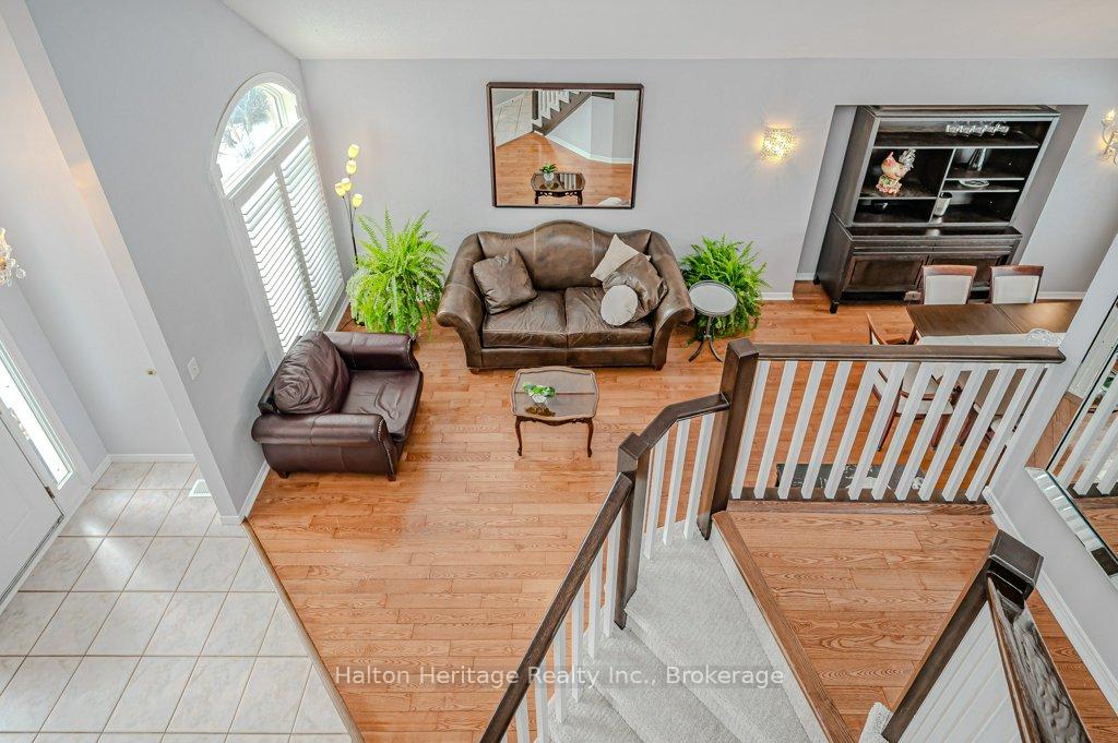 Photo 15 of 57 Longyear Drive, Hamilton, Waterdown — HOMEH