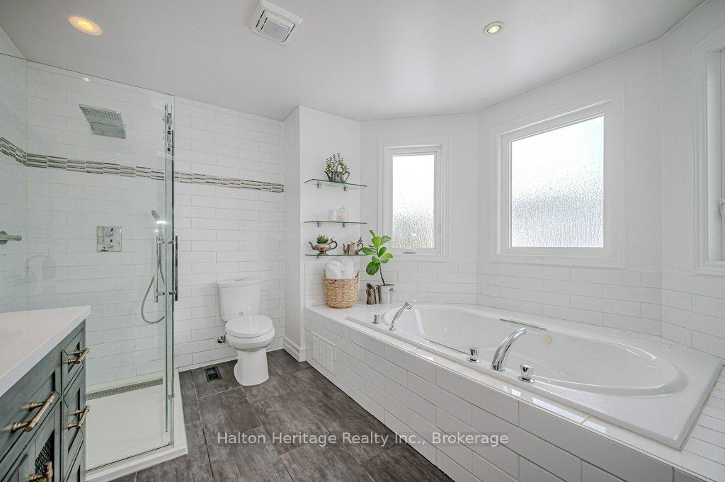 Photo 17 of 57 Longyear Drive, Hamilton, Waterdown — HOMEH