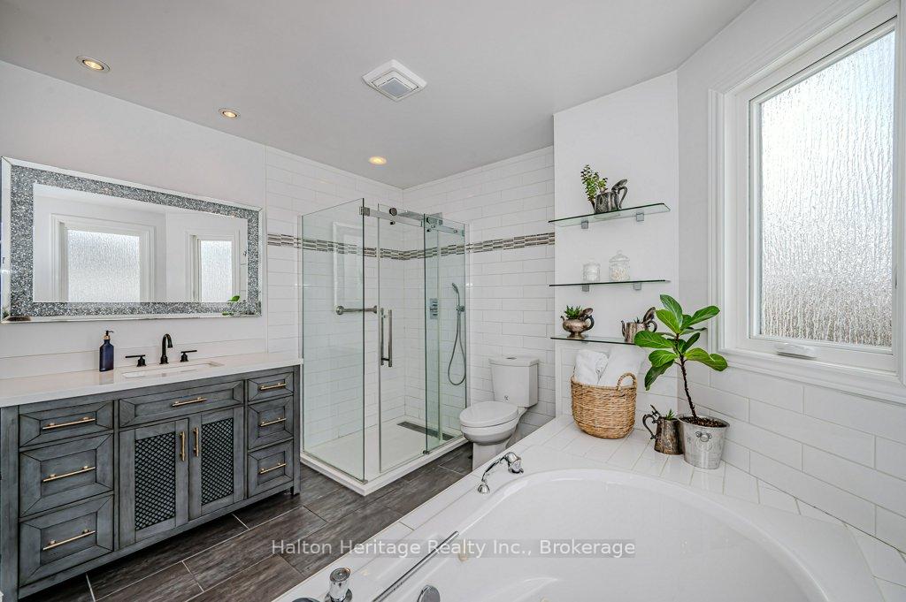 Photo 18 of 57 Longyear Drive, Hamilton, Waterdown — HOMEH