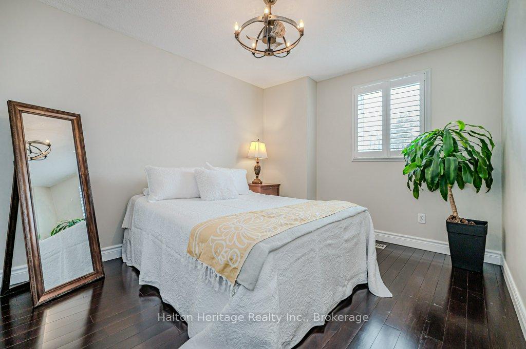 Photo 20 of 57 Longyear Drive, Hamilton, Waterdown — HOMEH