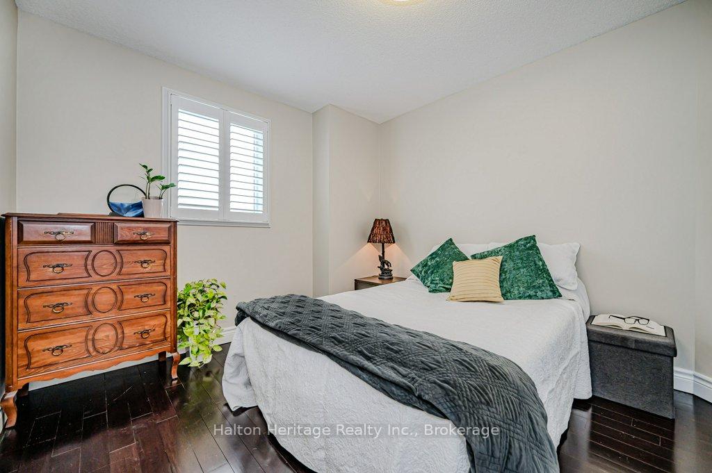 Photo 21 of 57 Longyear Drive, Hamilton, Waterdown — HOMEH