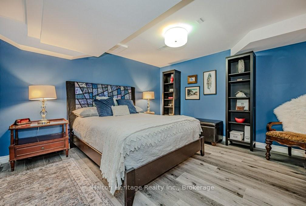 Photo 28 of 57 Longyear Drive, Hamilton, Waterdown — HOMEH