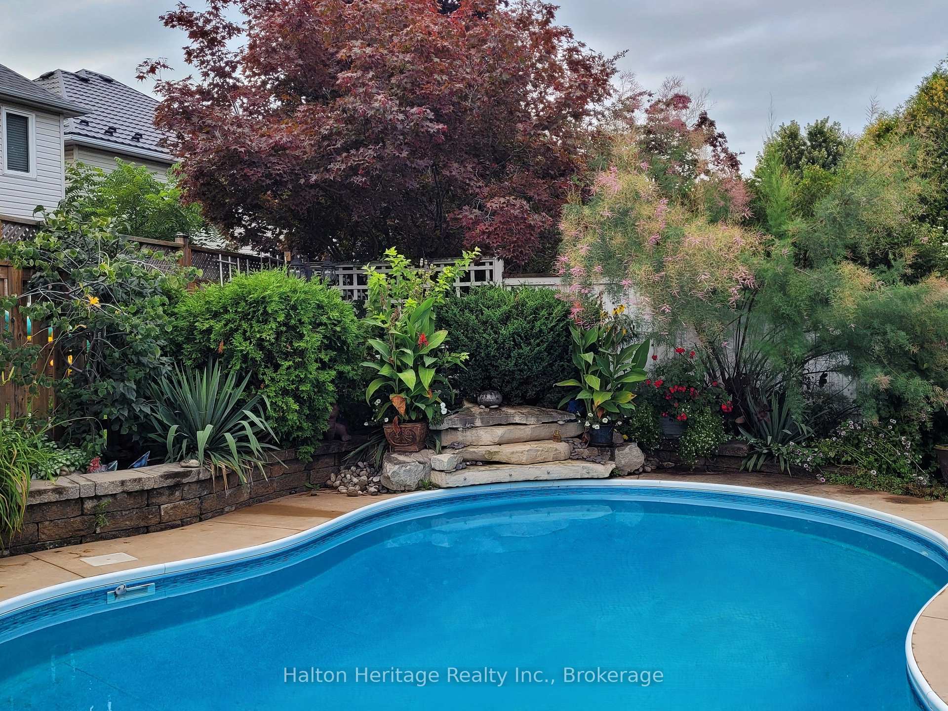 Photo 31 of 57 Longyear Drive, Hamilton, Waterdown — HOMEH