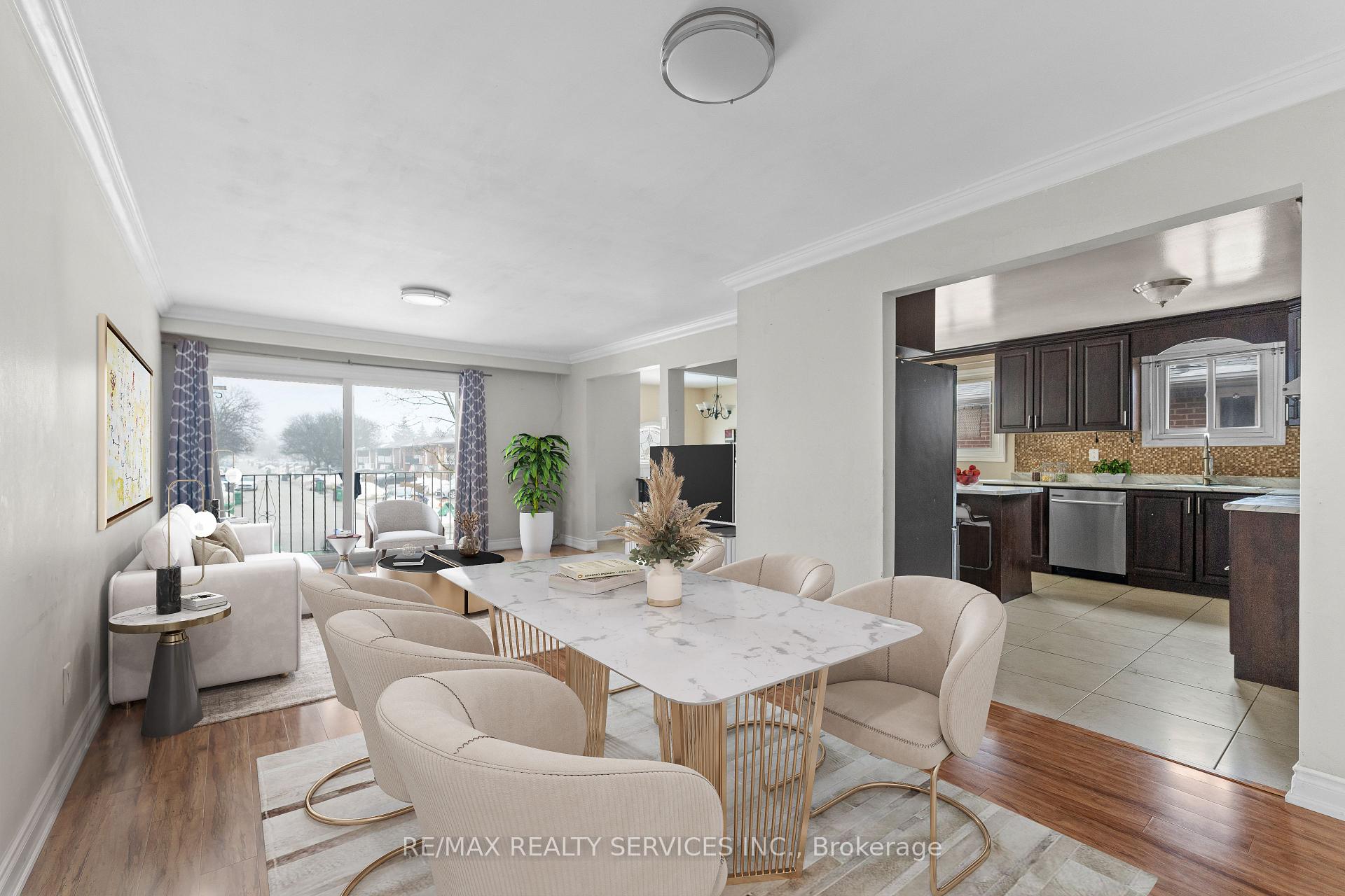 Photo 2 of 10 Royal Salisbury Way, Brampton, Madoc — HOMEH
